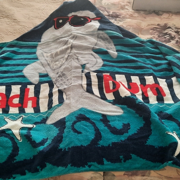 4 children's Beach Towels 28"x58" - Picture 3 of 6